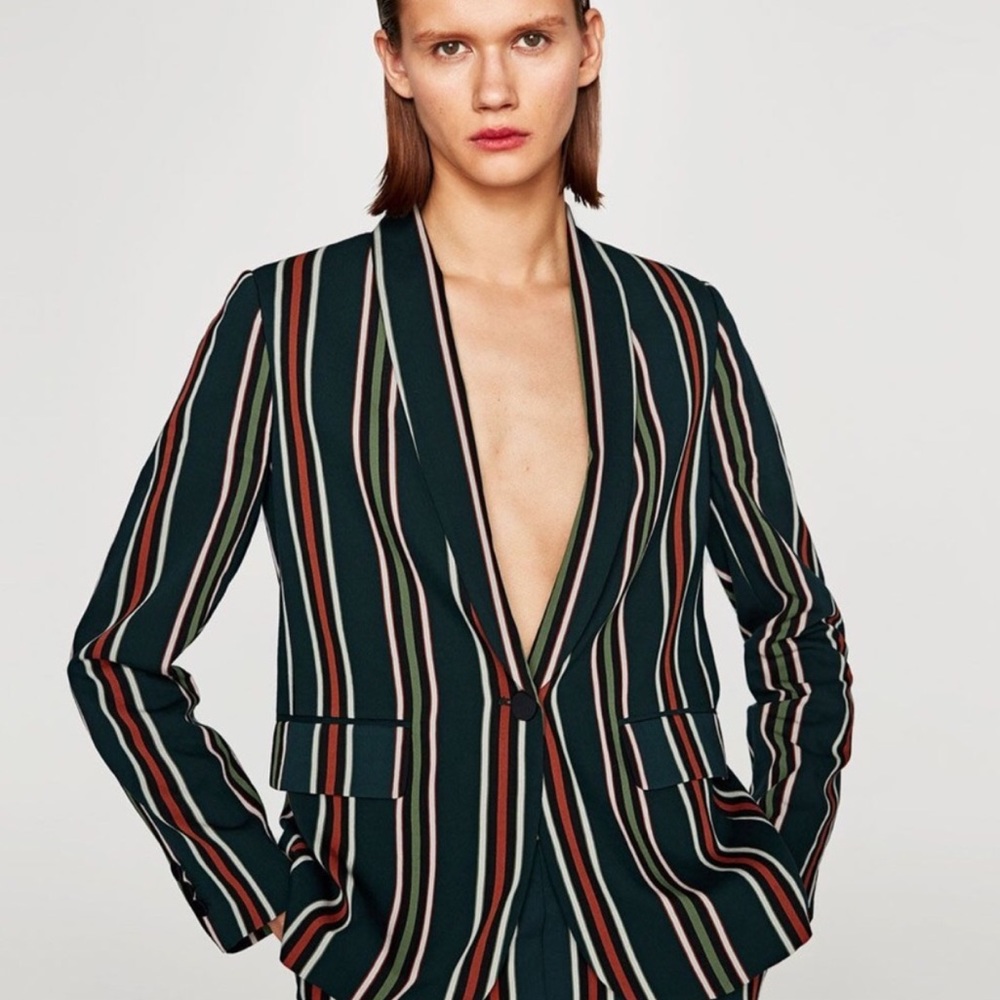 Zara Women Striped Blazer
Chic and sophisticated - Picture 7 of 11